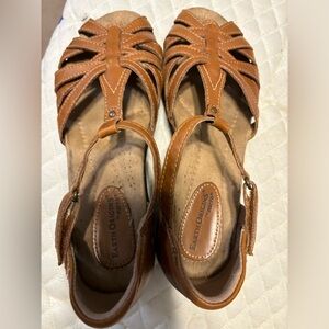Earth Origins Women’s Tan Strappy Leather Sandals